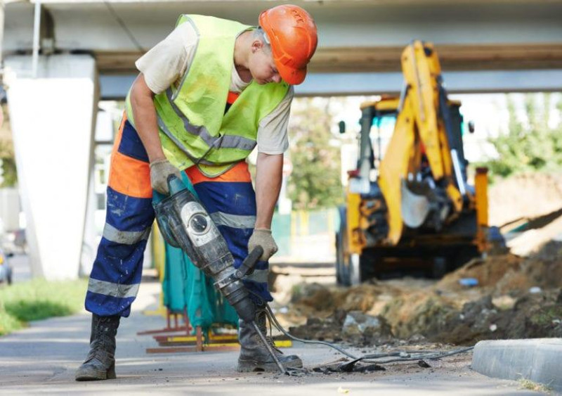 Noise Reduction for Compressors & Diesel Machines on Construction Sites
